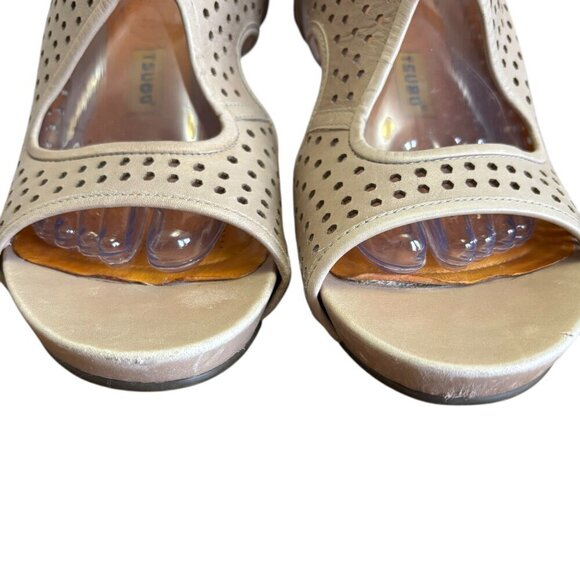 Tsubo Casio Heels Open Toe Perforated Size 10 - Picture 4 of 8